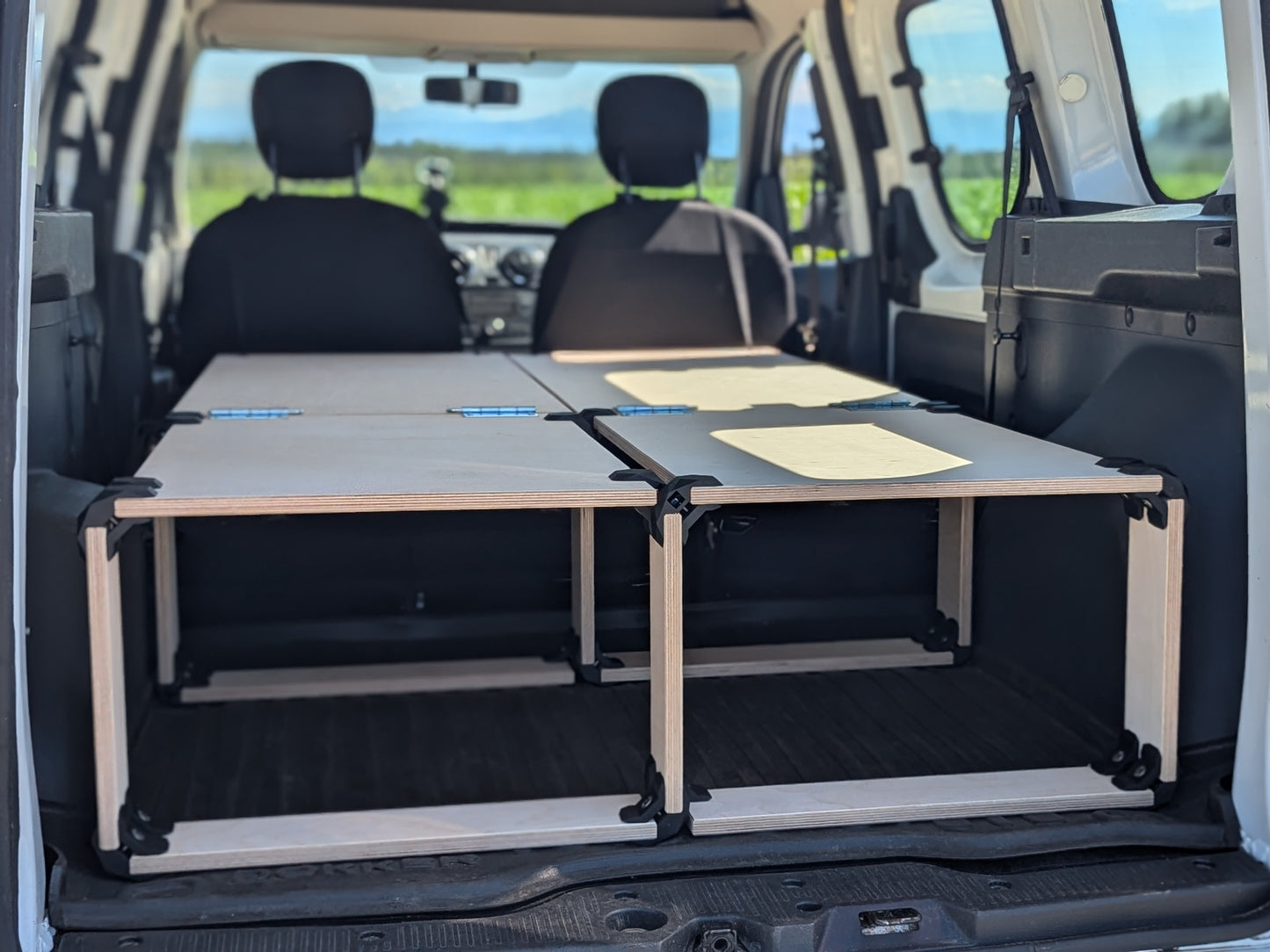 DIY Campingbox Anleitung  – Universelle Schlafplattform für jedes Auto